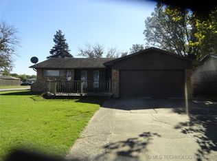 16226 E 2nd St, Tulsa, OK 74108