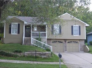 3122 Bryn Mawr Dr, Independence, MO 64057