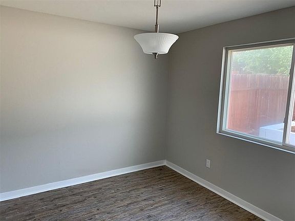 4th image of 4750 Canterbury Ct
