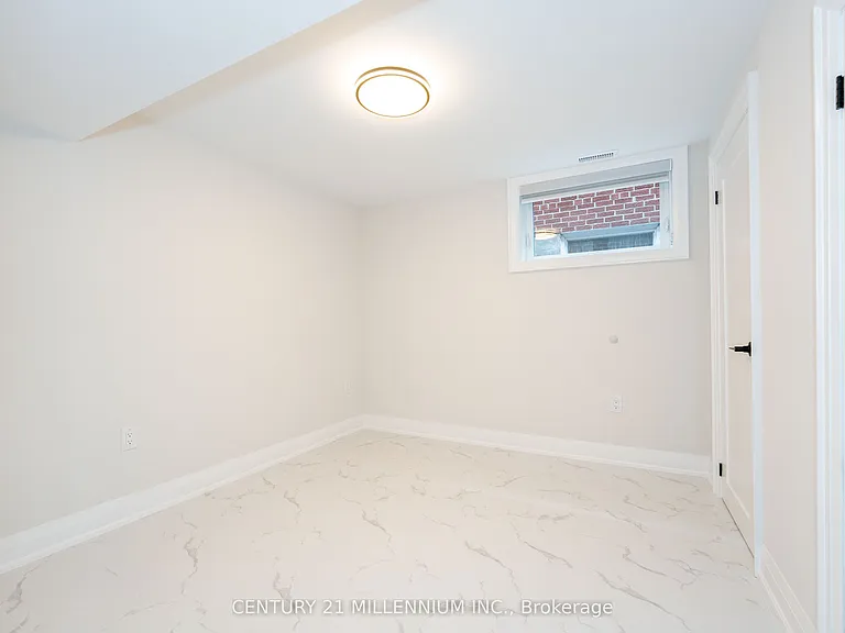 31 Mariposa Ave #C — Photo 6