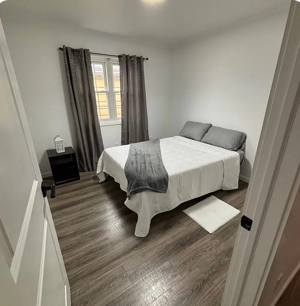 3 bed, 2.0 bath, $3,200 — Photo 3