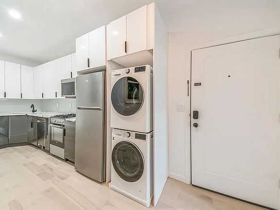 2nd image of 216 Halladay St APT 1