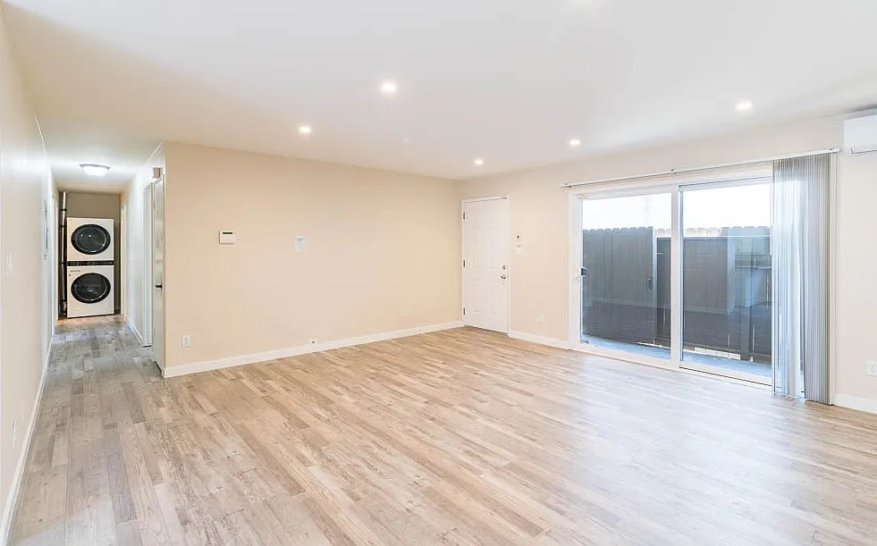 3 bed, 1400 sqft, $4,400 — Photo 3