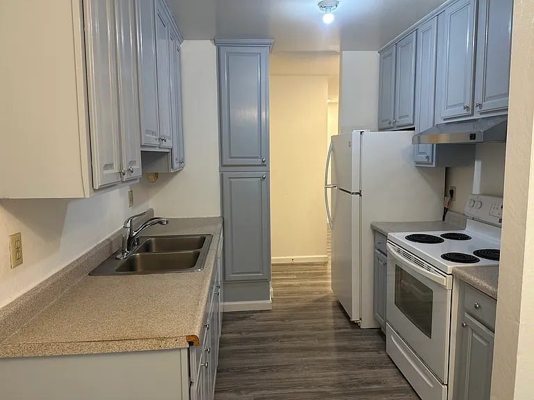 2564 Walnut Blvd #122 — Photo 4