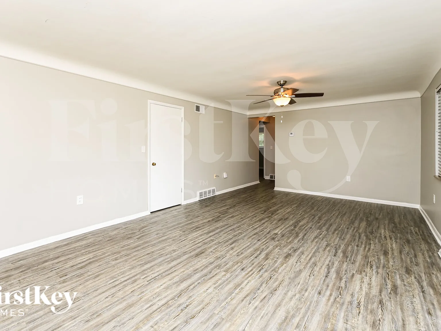 3 bed, 2.0 bath, 1269 sqft, $1,900 — Photo 3