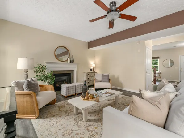 568 Stone Shadow Dr, Blacklick, OH 43004