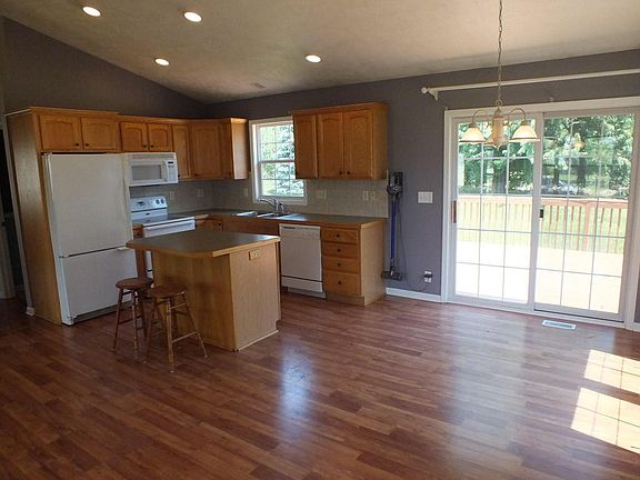 2nd image of 2058 Bennigan Ln