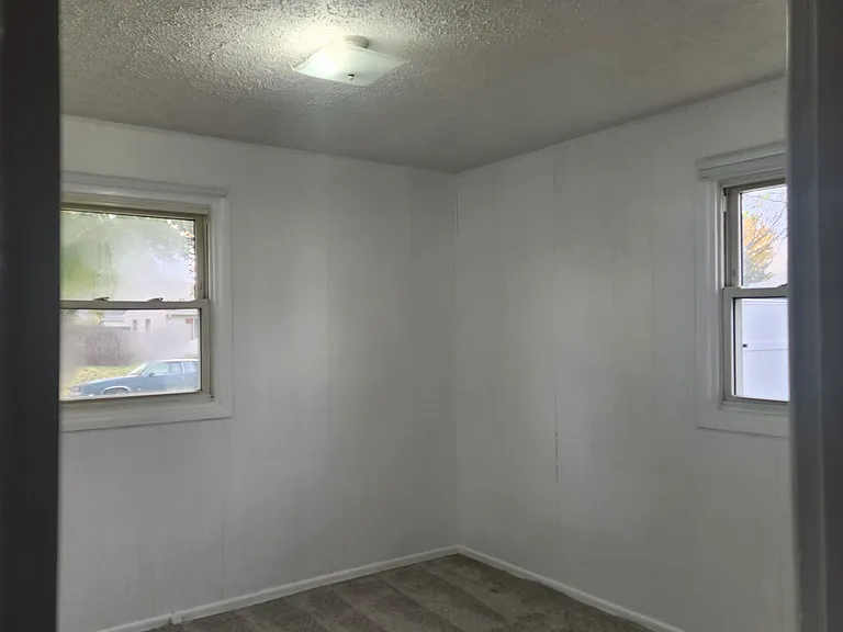 1619 Townsley Rd — Photo 3