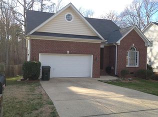 8920 Erinsbrook Dr, Raleigh, NC 27617
