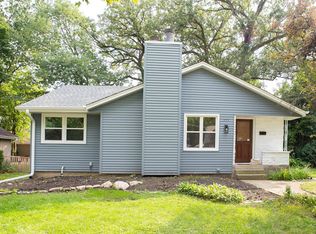 777 Elm St, Glen Ellyn, IL 60137