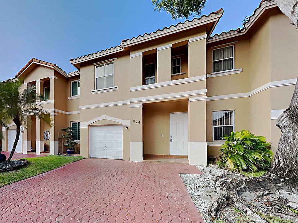 1st image of 824 NW 135th Ave