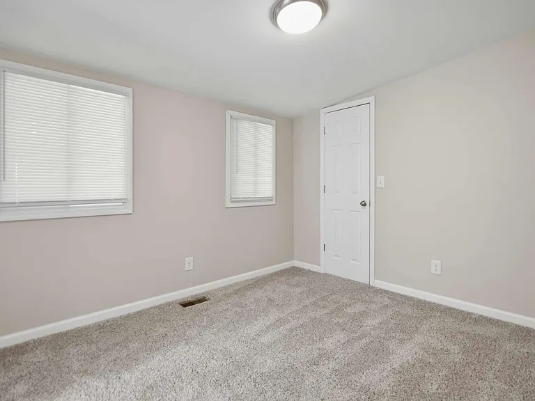 970 Swift Dr — Photo 8