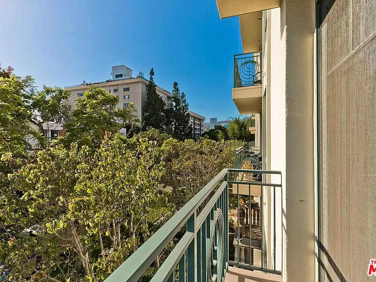 430 N Oakhurst Dr #202 — Photo 27