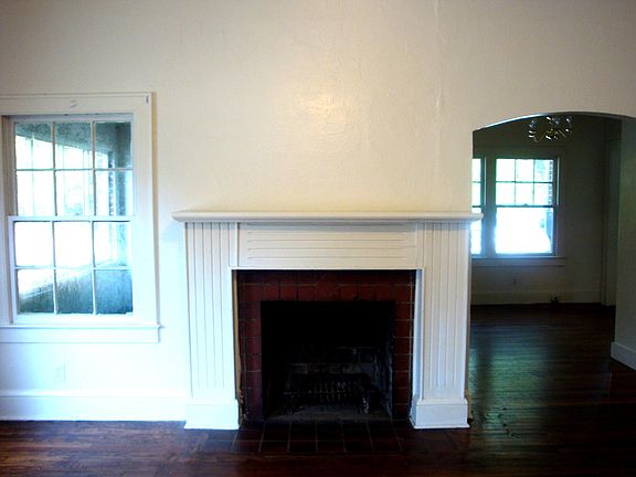 3rd image of 1714 Belle Vue Way