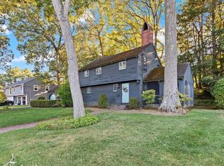 6 Longbow Rd, Lynnfield, MA 01940