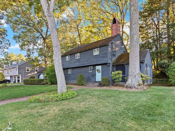 6 Longbow Rd, Lynnfield, MA 01940