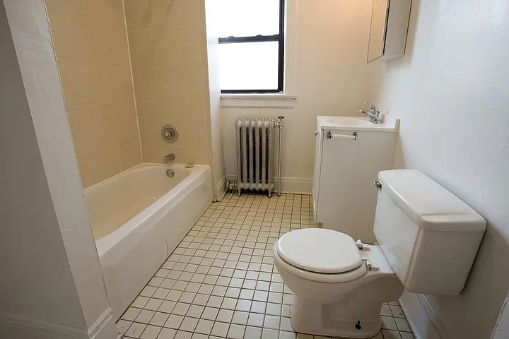 5202-5210 S. Cornell Avenue — Photo 28