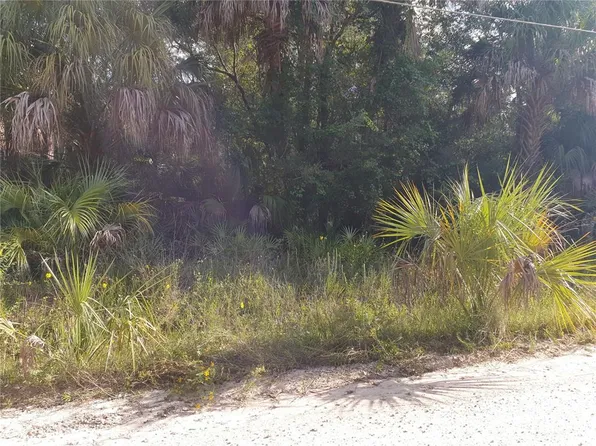 2 SE Debra Ave, Inglis, FL 34449