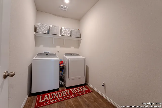 4 bed, 2.5 bath, 2182 sqft, $2,000 — Photo 3