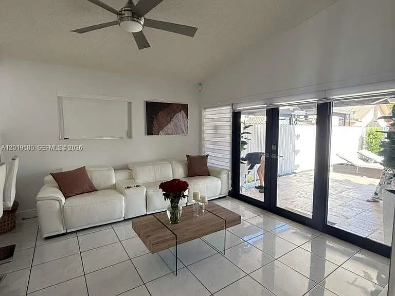 13818 SW 157th Ter — Photo 5