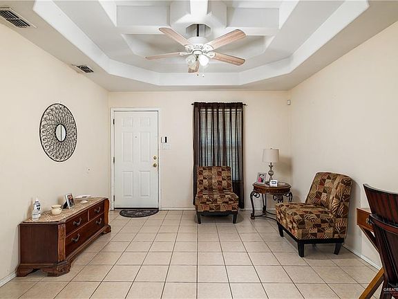 3rd image of 2514 Candlelight Ln