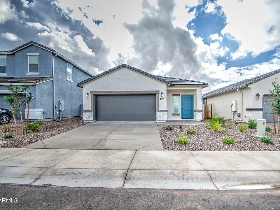 1749 W Stealth Ave