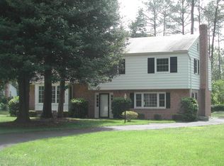 11041 Ashburn Rd, North Chesterfield, VA 23235