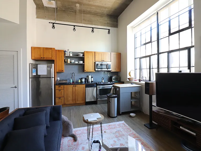 20 Sunnyside St #15 — Photo 2