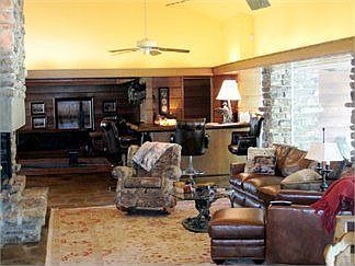 5th image of 312 Crescent Pl