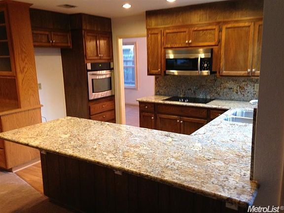 4th image of 3158 W Creek Dr