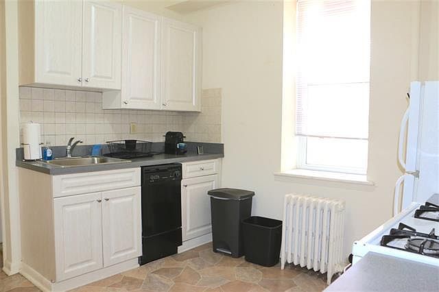2nd image of 106 11th St APT 18A