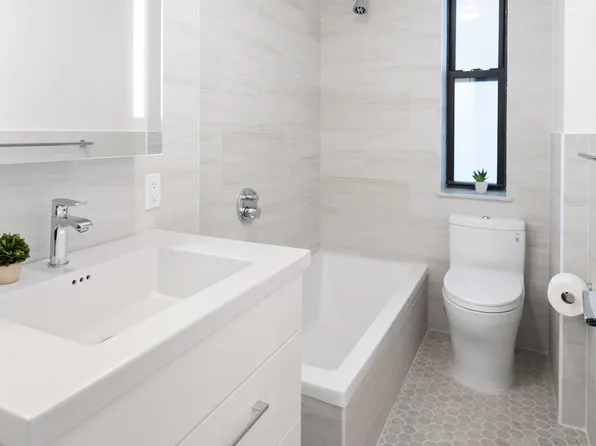 425 Central Park West image 7 of 8