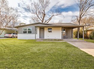 302 Jenny Kay Ln, Irving, TX 75060