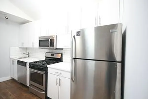 Rented by Makover Group Inc | media 5