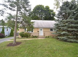 409 Diane Dr, Buffalo Grove, IL 60089