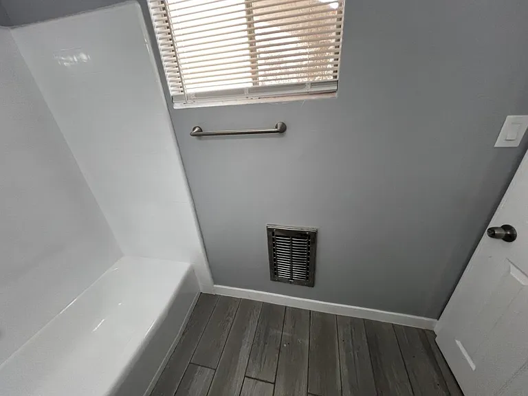 6028 Stafford Ave #G — Photo 12