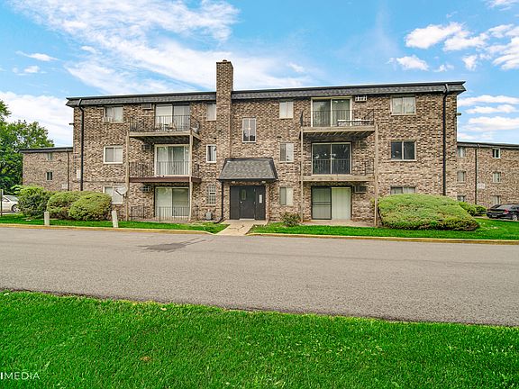 2nd image of 1013 E 194th St #302