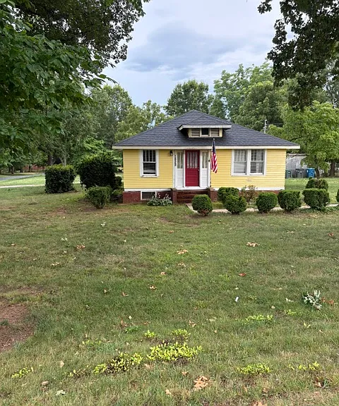 1829 Statesville Blvd — Photo 1