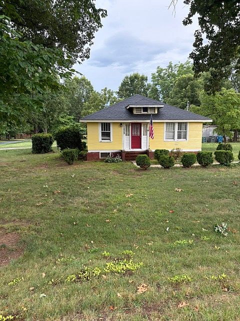 1st image of 1829 Statesville Blvd