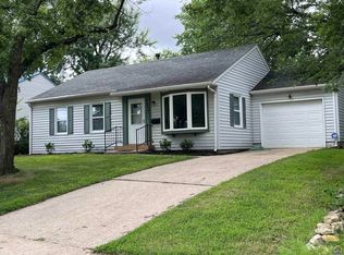 2837 SW Hillcrest Rd, Topeka, KS 66614