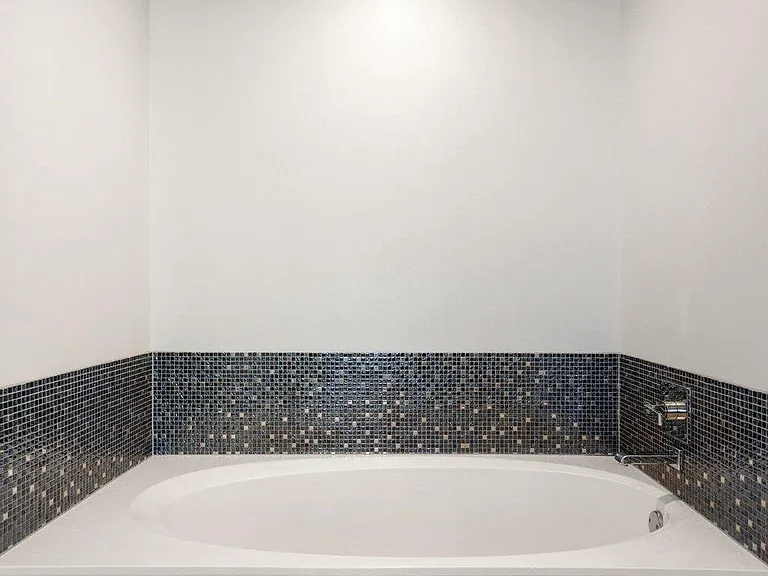 10408 Loring Dr — Photo 28
