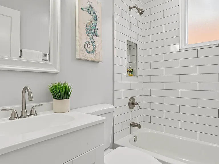 204 Webster St NE #1 — Photo 23