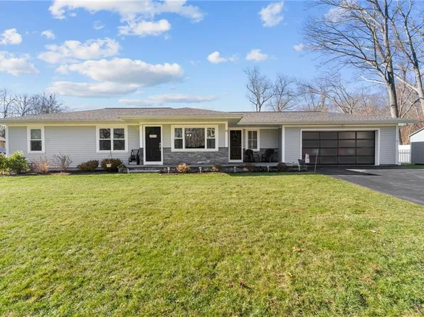 23 Southwood Dr, Cumberland, RI 02864