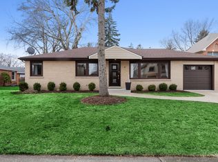 4 N School St, Mount Prospect, IL 60056