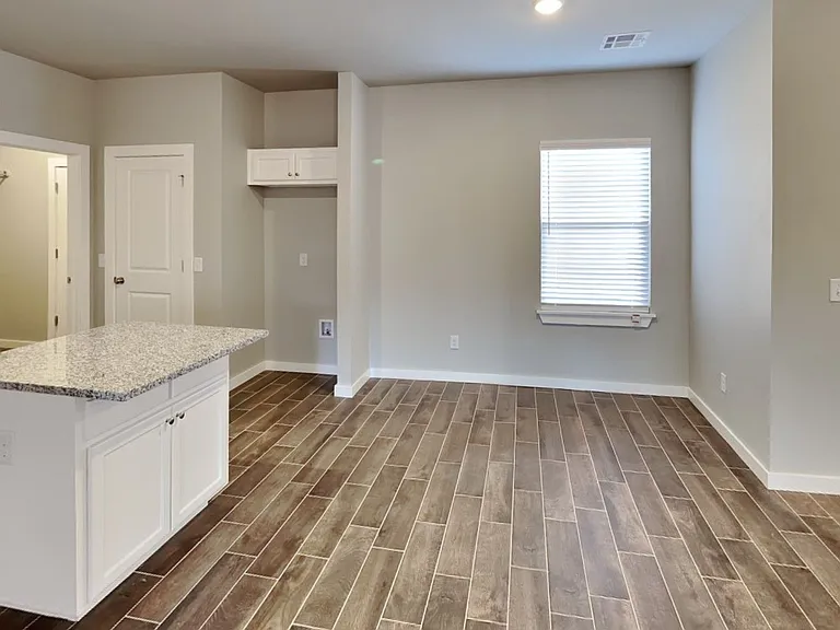 12432 Armstrong Dr — Photo 9