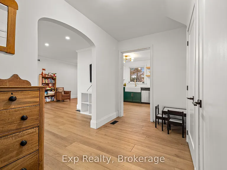 297 Victoria Ave #A — Photo 3