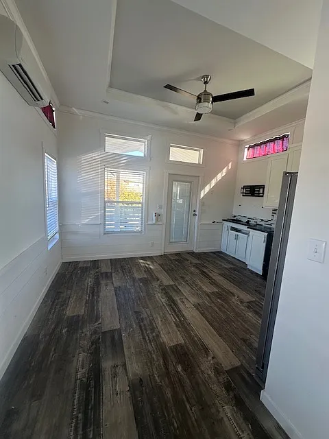 1 bed, 400 sqft, $1,300 — Photo 4