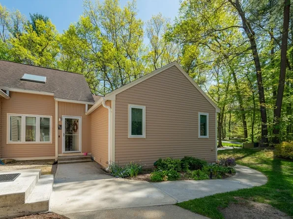 5-5C Old Colony Dr #C, Westford, MA 01886