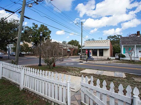 2nd image of 201 S Alcaniz St