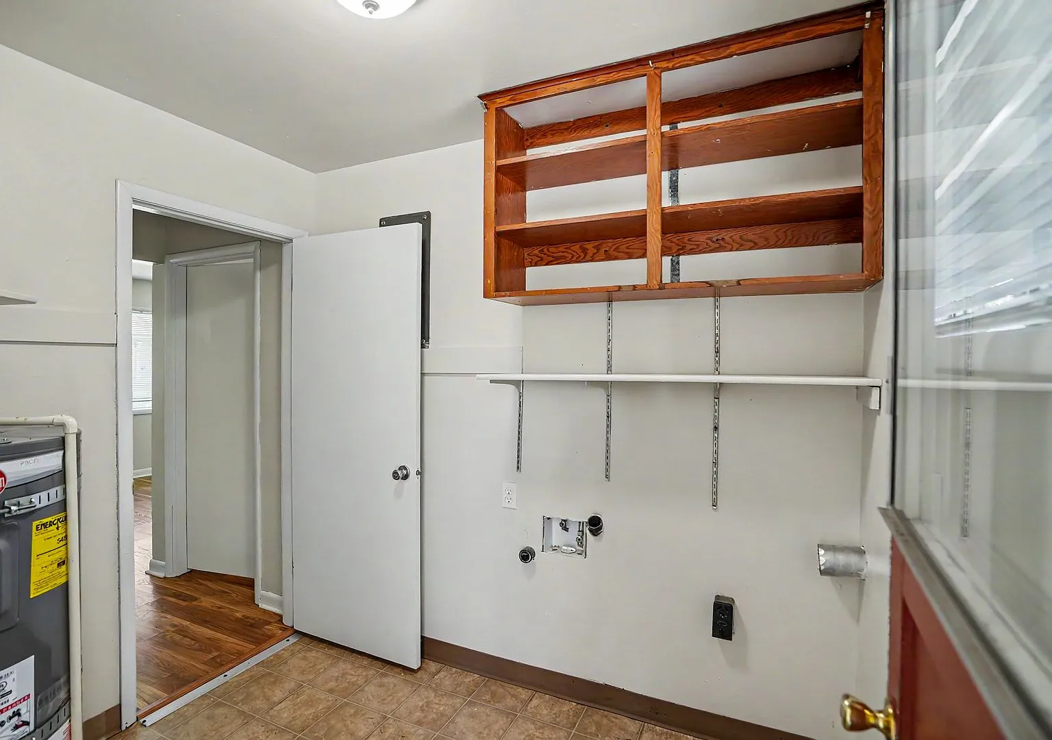 086-Friendship Court Apartments — Photo 3
